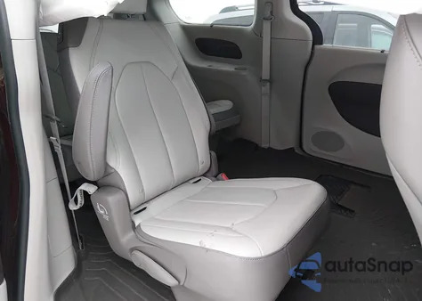 2018 Chrysler Pacifica Touring L z USA, uszkodzony, nr VIN 2C4RC1BG8JR102300